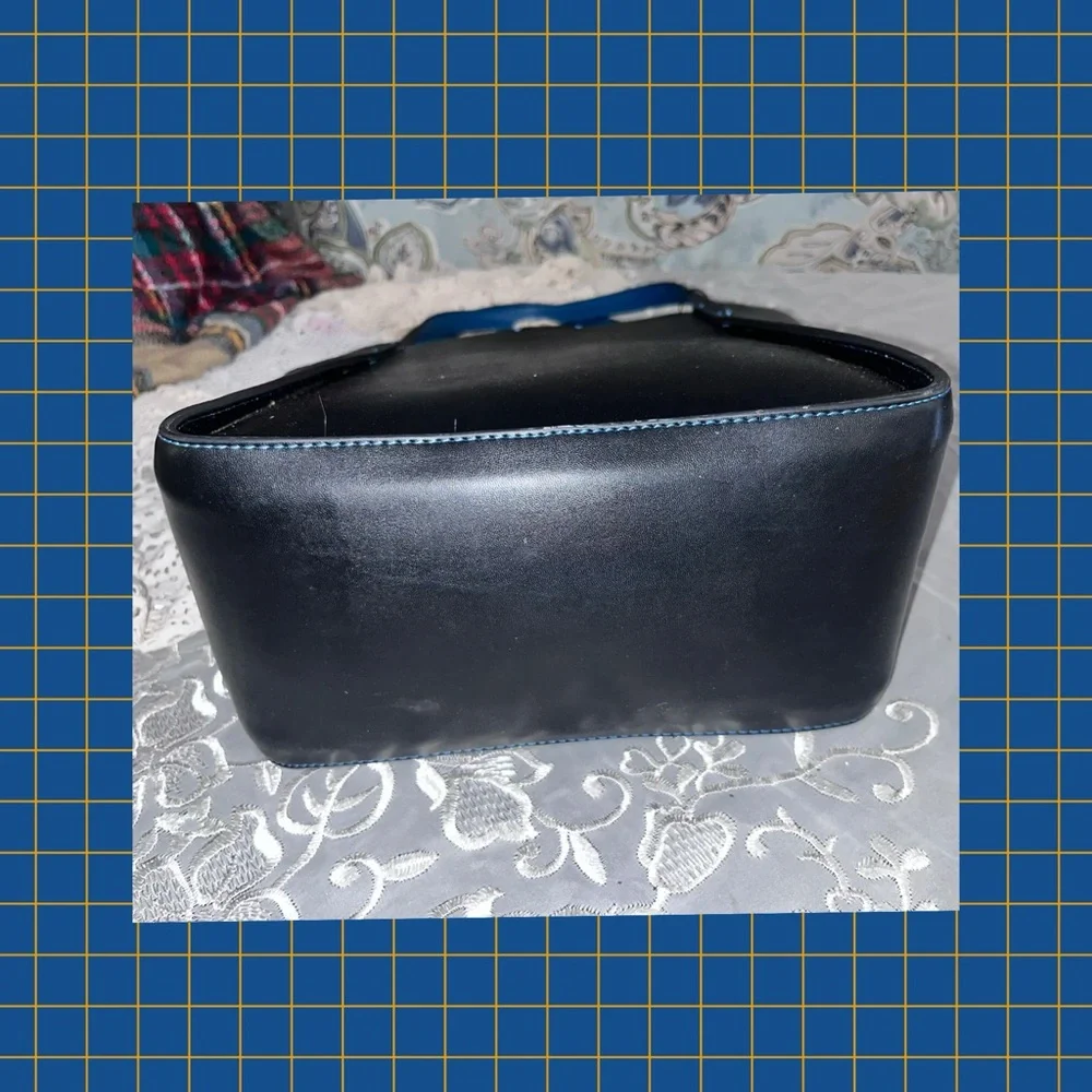 Vegan Shoulder Tote Manmade materials - Picture 5 of 10